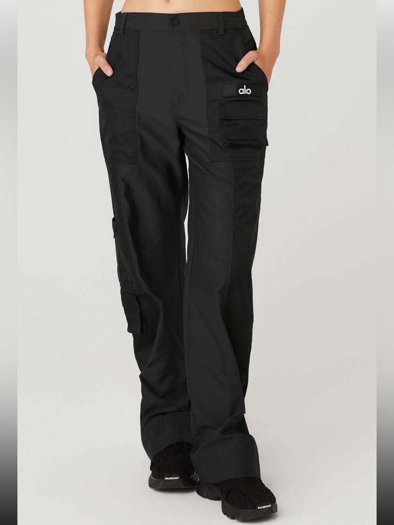 Alo Yoga Women’s Black Cargo Jogger Pants